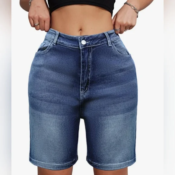 Womens High Rise Plus Size Embroidered Denim Shorts Size 6X New - Picture 2 of 10